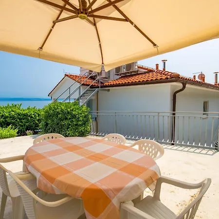 شقة Mit Terrasse By Interhome Mošćenička Draga