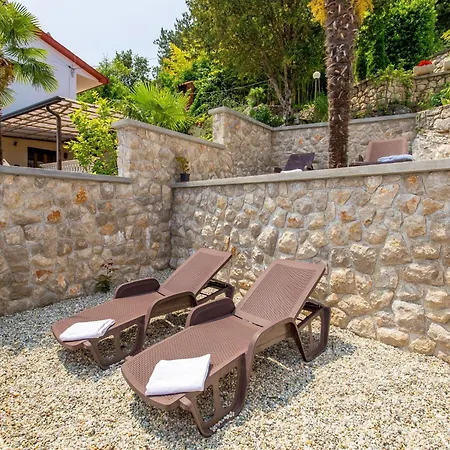 Mit Terrasse By Interhome شقة Mošćenička Draga