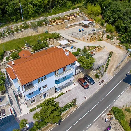 Mit Terrasse By Interhome شقة *