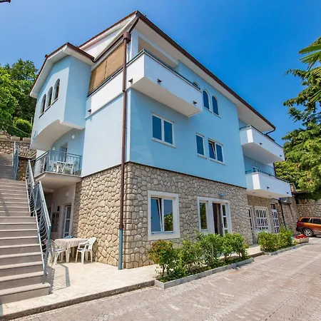 شقة Mit Terrasse By Interhome *