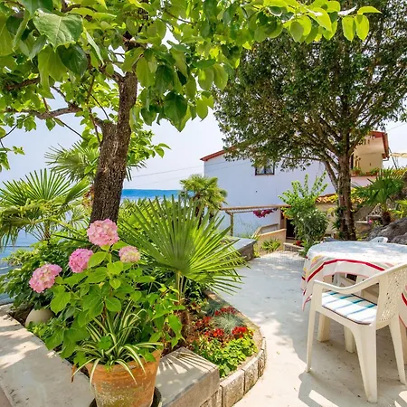 Mit Terrasse By Interhome شقة