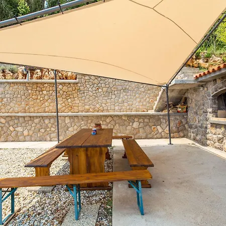 شقة Mit Terrasse By Interhome *