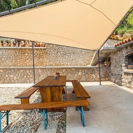 شقة Mit Terrasse By Interhome *